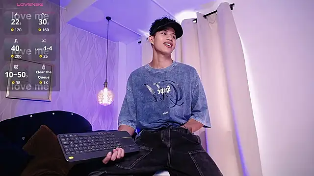 KamiSuarez online show from 10, 2, 2026