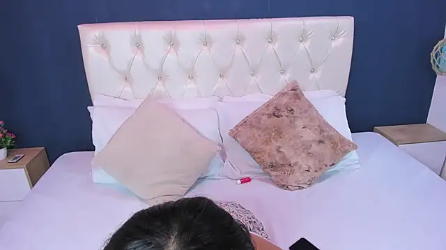 Kim Luna1 online show from 2, 12, 2025