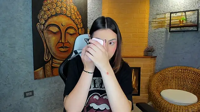 DakotaRussell  online show from 8, 11, 2025