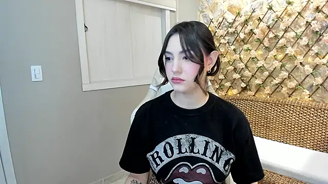 DakotaRussell  online show from 1, 12, 2025