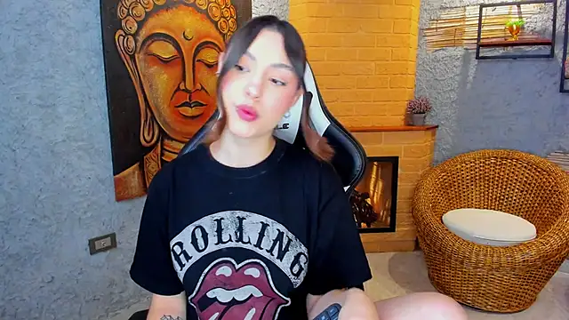 Snapshot of DakotaRussell_ chatting on 28, 10, 2025 DakotaRussell  online show from 28, 10, 2025