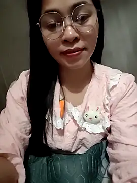 Bamboo-niee123 online show from 8, 4, 2026