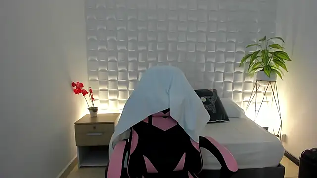 victoria 243 online show from 3, 3, 2026