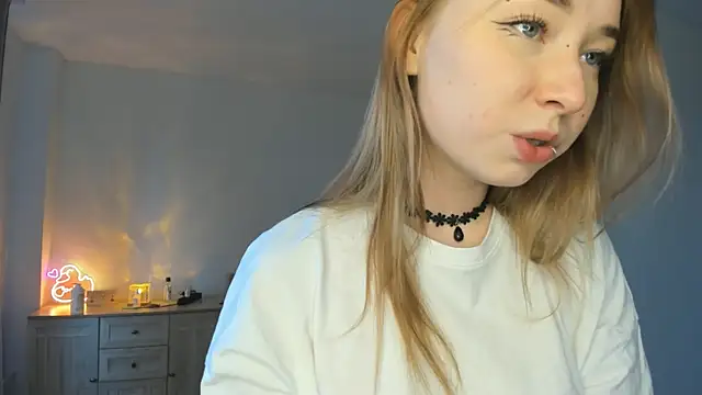 Snapshot of Angella_Mills chatting on 6, 11, 2025 Angella Mills online show from 6, 11, 2025