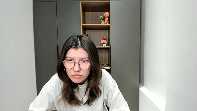 Snapshot of VickieChantos chatting on 29, 10, 2025 VickieChantos online show from 29, 10, 2025