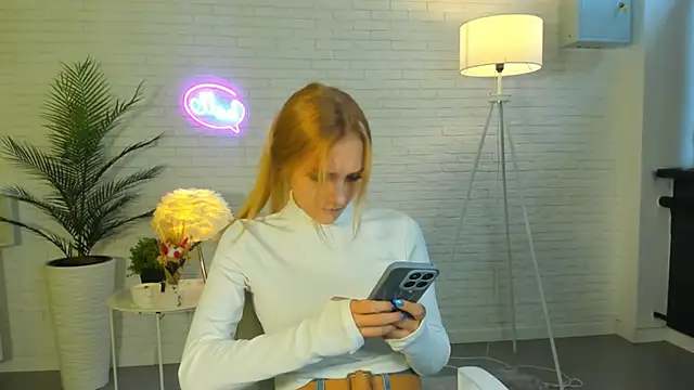 Snapshot of BeckieCrunkleton chatting on 1, 11, 2025 BeckieCrunkleton online show from 1, 11, 2025