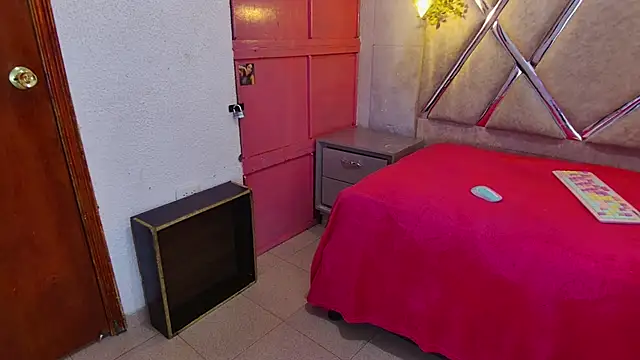 Snapshot of esmeralda_feerrer chatting on 30, 10, 2025 esmeralda feerrer online show from 30, 10, 2025