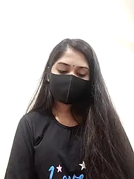 Green LaDY66 online show from 29, 11, 2025