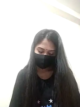 Green LaDY66 online show from 4, 12, 2025