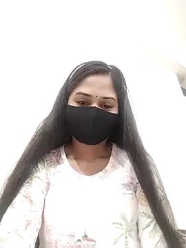 Green LaDY66 online show from 26, 11, 2025