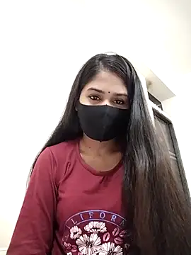 Green LaDY66 online show from 21, 12, 2025