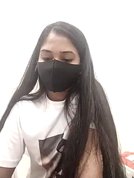 Green LaDY66 online show from 15, 11, 2025