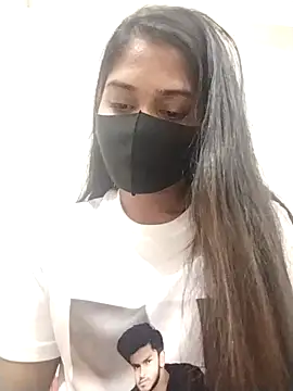 Green LaDY66 online show from 21, 11, 2025