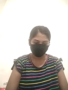 Green LaDY66 online show from 5, 11, 2025