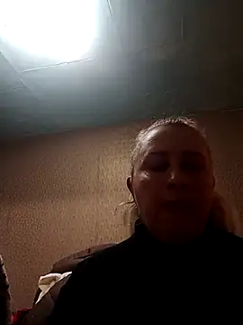 Snapshot of Esenia505 chatting on 29, 10, 2025 Esenia505 online show from 29, 10, 2025