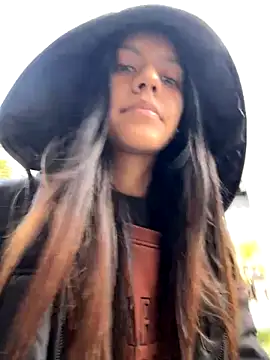 angelaalovee online show from 6, 11, 2025