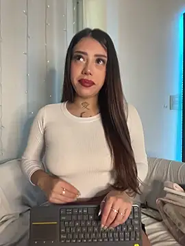 AshleyWinslow online show from 1, 4, 2026