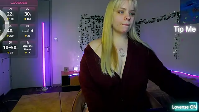 LisaCandy1 online show from 5, 2, 2026