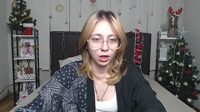 TracyLll online show from 20, 12, 2025