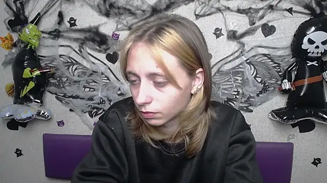 Snapshot of TracyLll chatting on 29, 10, 2025 TracyLll online show from 29, 10, 2025