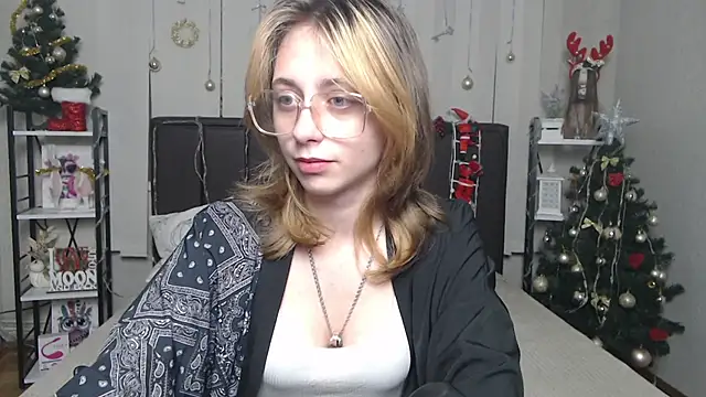 TracyLll online show from 21, 12, 2025