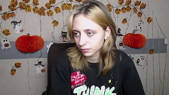 TracyLll online show from 14, 11, 2025