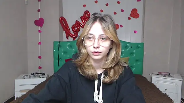 TracyLll online show from 13, 2, 2026