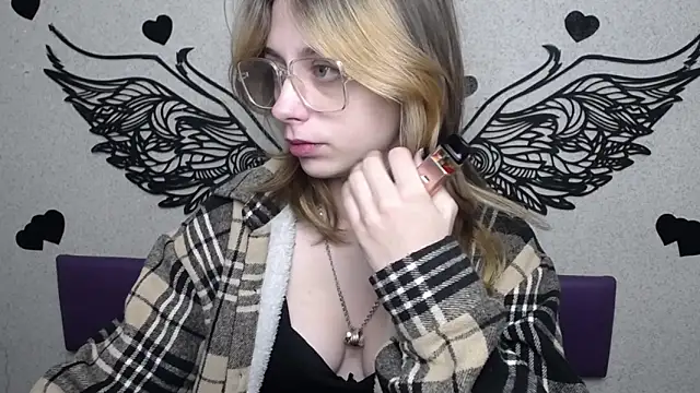 TracyLll online show from 12, 2, 2026