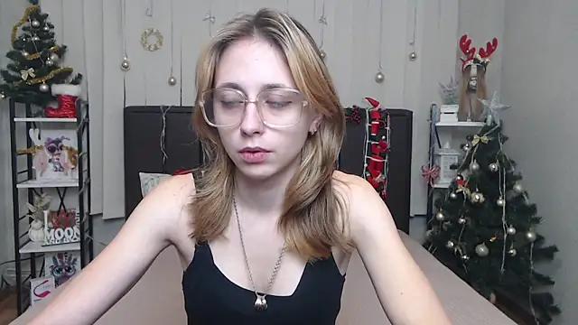 TracyLll online show from 8, 1, 2026