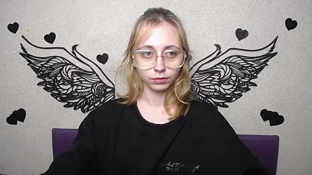 TracyLll online show from 30, 11, 2025