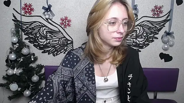 TracyLll online show from 19, 12, 2025