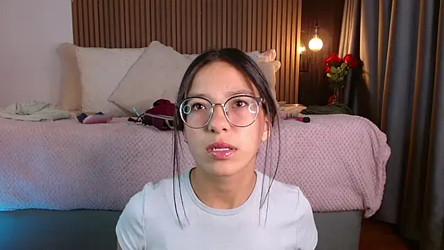 Skay bluee online show from 13, 11, 2025