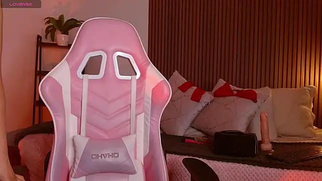 Skay bluee online show from 28, 11, 2025