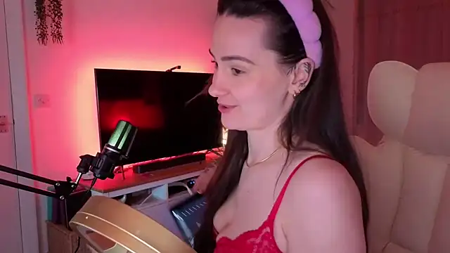 SpicyLunaaa online show from 13, 3, 2026