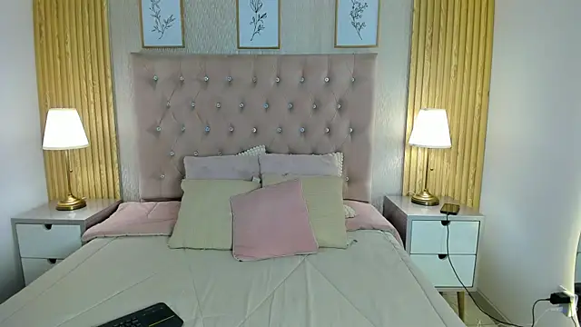 Snapshot of KamyGlam chatting on 10, 6, 2026 KamyGlam online show from 10, 6, 2026