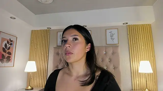 Snapshot of KamyGlam chatting on 8, 7, 2026 KamyGlam online show from 8, 7, 2026
