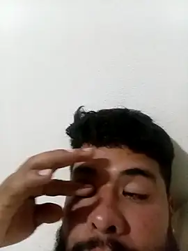 Snapshot of franck10E chatting on 18, 12, 2025 franck10E online show from 18, 12, 2025