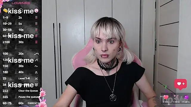 Snapshot of ElixabetANG chatting on 1, 11, 2025 ElixabetANG online show from 1, 11, 2025