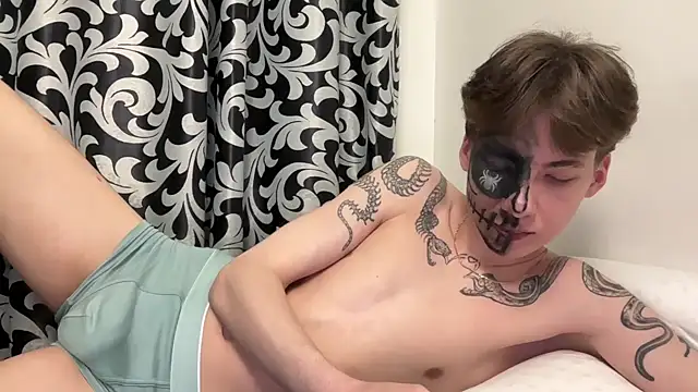 Snapshot of aplant_ chatting on 30, 10, 2025 aplant  online show from 30, 10, 2025