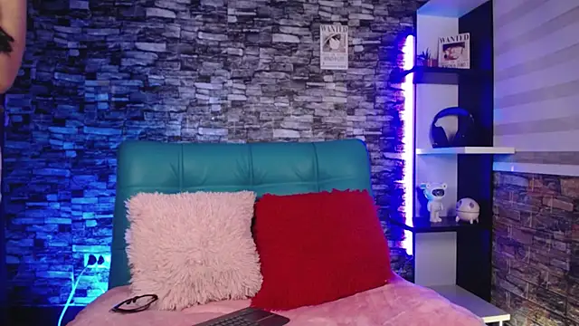 SharlottEssence online show from 5, 11, 2025