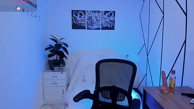 Flor Gil online show from 13, 12, 2025