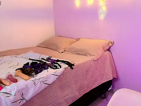 Aprilsweet2005 online show from 15, 12, 2025