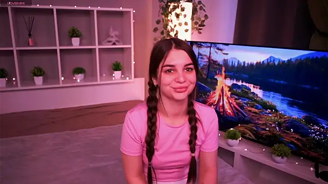 LauraHansil online show from 5, 11, 2025