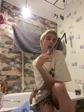 Snapshot of NikiDior chatting on 28, 10, 2025 NikiDior online show from 28, 10, 2025