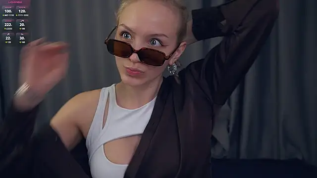 VetaManhardt online show from 12, 4, 2026