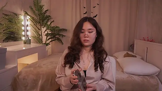 Snapshot of LeanoraBierod chatting on 30, 10, 2025 LeanoraBierod online show from 30, 10, 2025