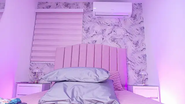 emma trix online show from 8, 4, 2026