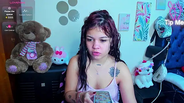 Emma boo online show from 4, 2, 2026