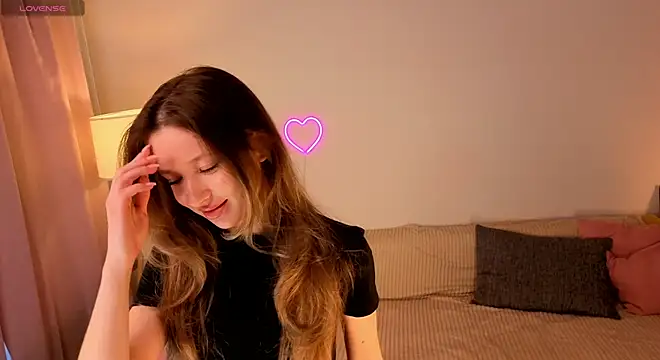 Snapshot of eirakilian chatting on 5, 11, 2025 eirakilian online show from 5, 11, 2025