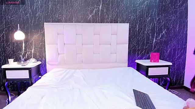 Snapshot of ViolettConnor-x chatting on 30, 10, 2025 ViolettConnor-x online show from 30, 10, 2025